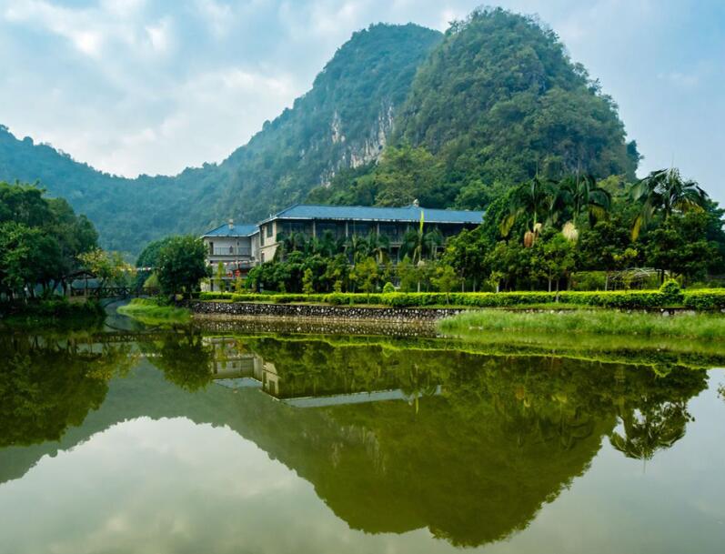 肇慶市封開縣龍山景區(qū)奇境酒店升級(jí)改造項(xiàng)目 總投資：2764.0萬元